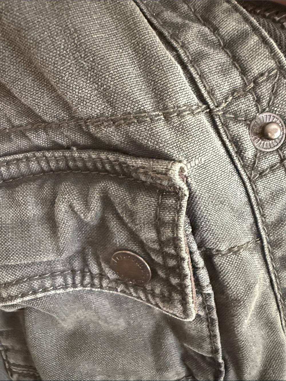 Almost Vintage (2008) Abercrombie & Fitch Men's Military Field Jacket in Olive - Picture 12 of 12